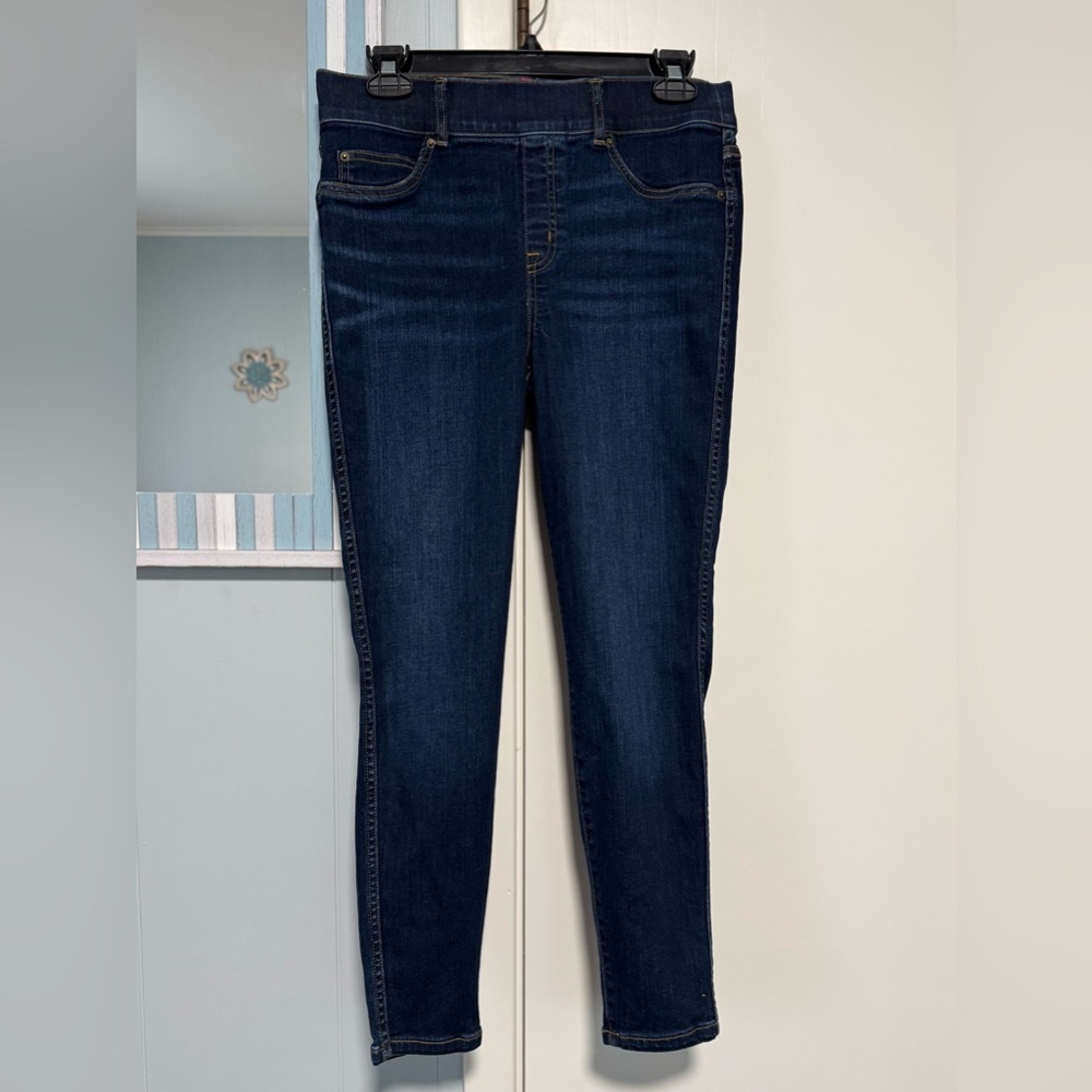 Spanx Ankle Skinny Jeans. Size Medium/28in. Color: Midnight Shade.